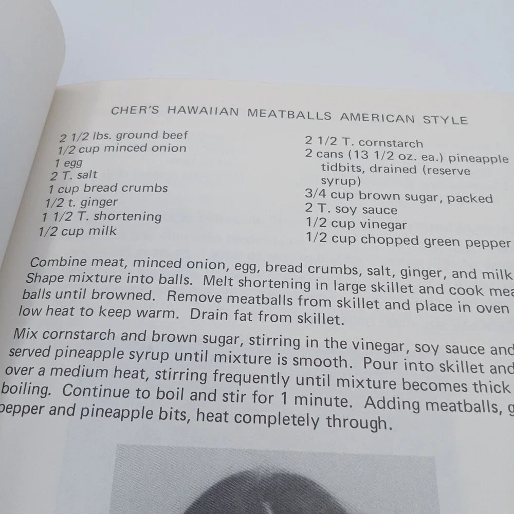 Habilitat's Celebrity Cookbook MINT 1978 Cher Burt Reynolds Burnett NOS rare